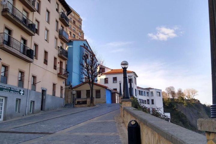 Baztarre